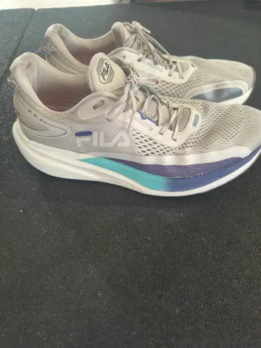 Fila Racer T2 Xtreme 42 - Leve e rápido (ótimo estado)