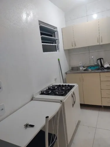 Alugo kitnet mobiliada
