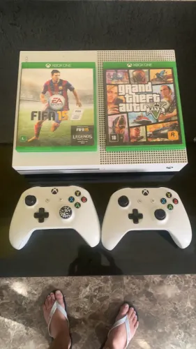 Vendo Xbox One S 1Tb 2 Controles