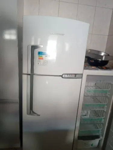 Geladeira Brastemp Frost Free 352L Branca (Modelo BRM39) - Gelando Perfeitamente