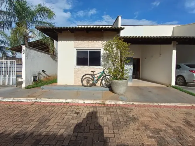 Casa de 3 Quartos, Condomínio Bela Petrópolis, Jardim Petrópolis, Goiânia.