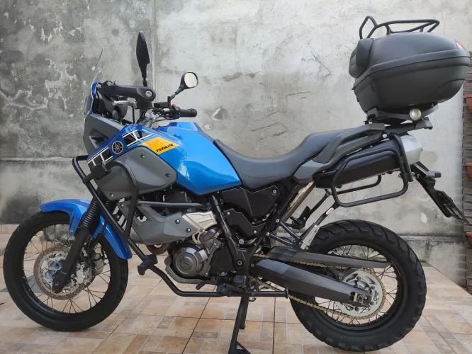 Ténéré 660 2012, impecável.