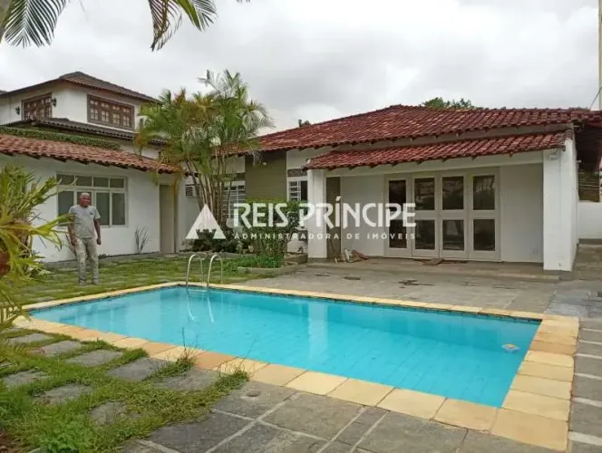 ÓTIMA CASA 4 QUARTOS, SENDO 1 SUÍTE PARA ALUGAR NA FREGUESIA