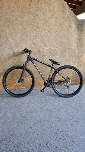 Bicicleta colli, aro 29 preta