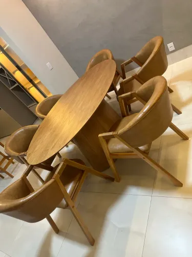 Mesa de Jantar 180x90 6 Lugares Em Madeira Cadeiras em Corino Conforto e Elegância