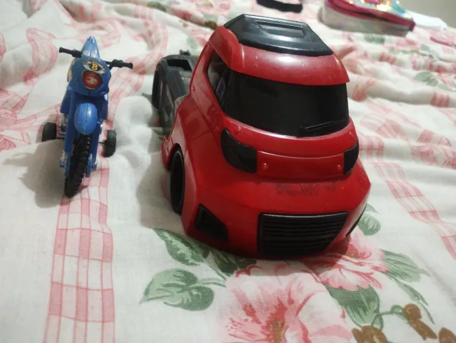 Caminhao e motinha infantil