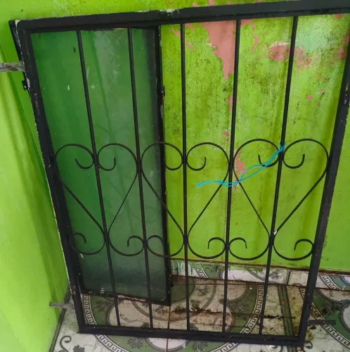 Vendo Janela de Ferro