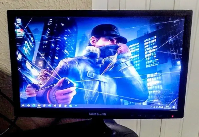 Monitor Samsung 19 Polegadas Sem HDMI ( Com arranhões na tela )