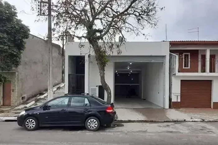 Loja Comercial Nova com 234m2 para Aluguel no Centro de Caieiras!