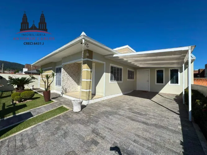 Casa Alto Padrão à Venda no Centro de Antônio Carlos/SC