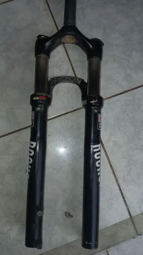 Suspensão Rock Shox xc32 - Eixo 9mm.