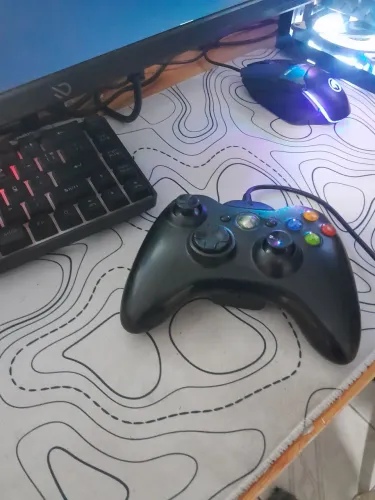 2 controles de Xbox 360 ao preço de um
