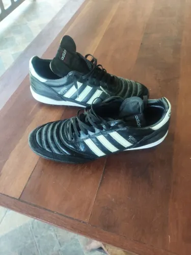 CHUTEIRA DA ADIDAS LEGÍTIMA
