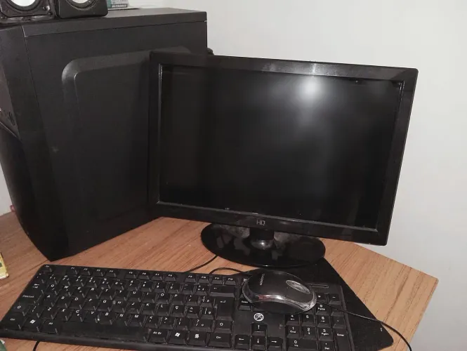 Computador completo pronto para uso, formatado com sistema novinho de fábrica
