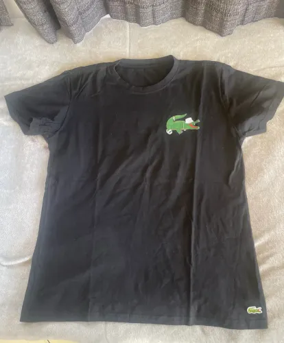 Camisa Lacoste Jacaré de Boina Tamanho M Largo