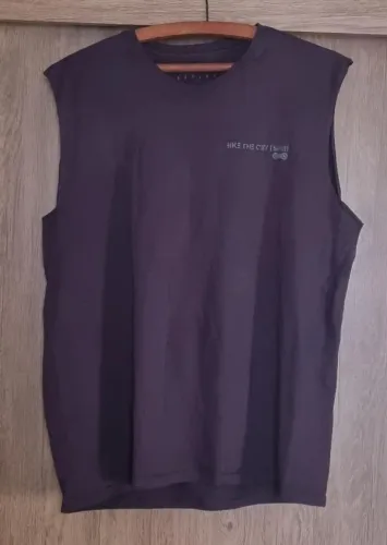 Camiseta regata machao preta khelf semi nova