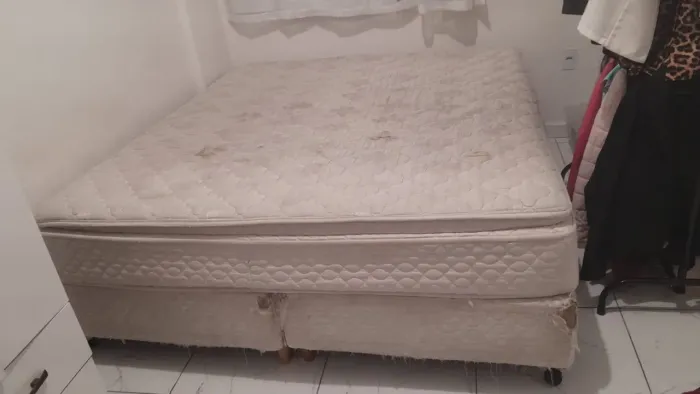 Cama box com molas ensacadas