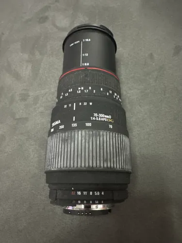 Lente Sigma 70-300mmD 1:4-5.6APO DG