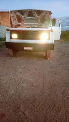 Mecânica muito boa,freio a Vácuo mais tenho eixo pra adaptar a ar