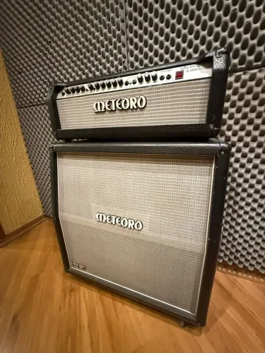 Amplificador guitarra cabeçote e caixa 4x12 Meteoro Wector 3 G200C pré valvulado