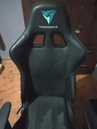 Vendo cadeira gamer usada mais em boas condições funcionando tudo dela 