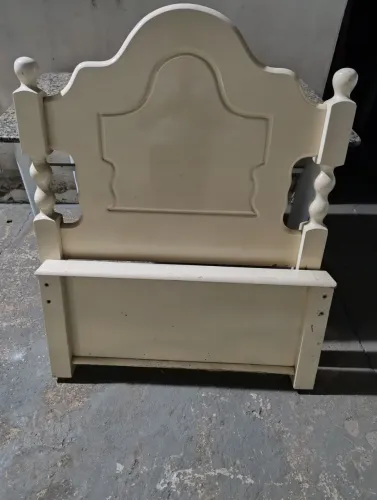 Cama de solteiro ( entrego sem taxa)