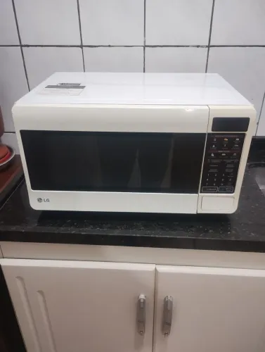 Microondas LG 26 litros, funcionando perfeitamente, teste na hora,127 v.