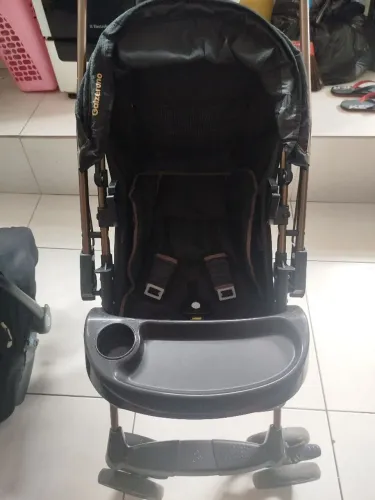 Carrinho de Bebê Galzerano com bebê conforto