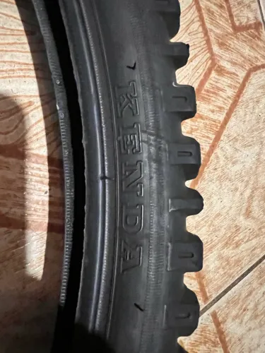 Pneu Kenda Aro 24 x 2.40 (54-507) para Bike MTB / Downhill - Ótimo Estado