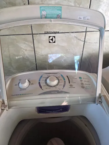 Vende-se Máquina de Lavar Electrolux Turbo Economia, 10kg.