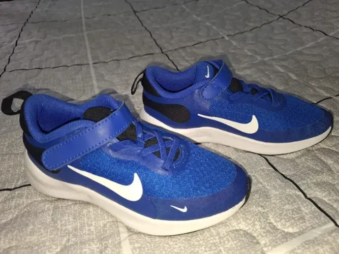 Tênis Nike infantil tamanho 30
