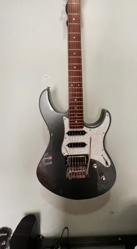Guitarra pra sair hoje - Yamaha pacífica 612