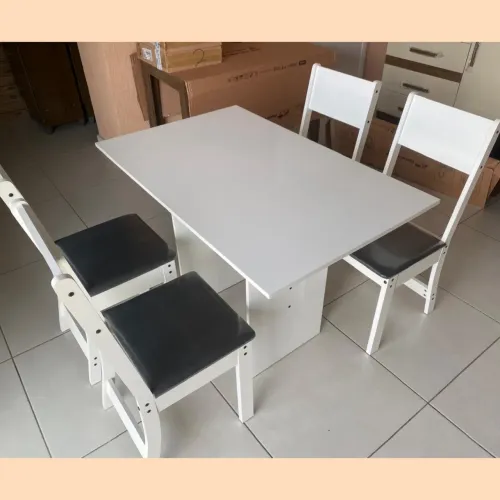 Mesa com 4 cadeiras - entramos hoje 