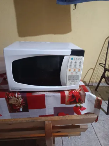 Microondas Eletrolux 20 litros 