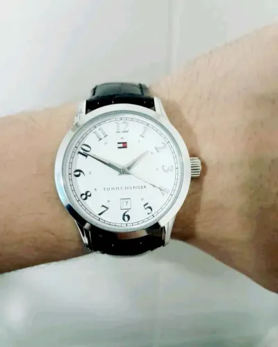 Relógio Tommy Hilfiger - couro preto