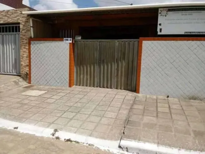 Vende-se Casa no coração do Valentina