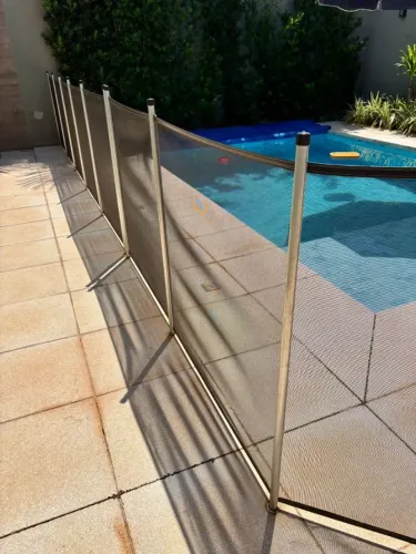 Cerca de Proteção Removível para piscina com 13,7 metros