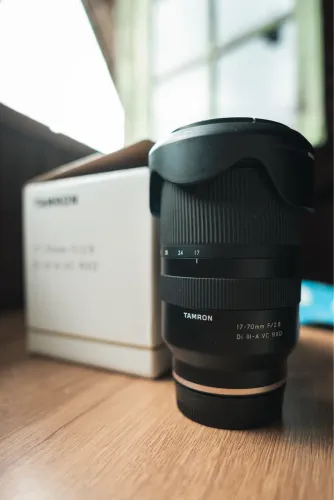 Lente Tamron 17-70mm f2.8 para Sony