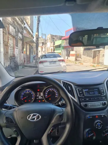Hyundai HB20S C.plus/c.style 1.6 Flex 16V Mec.4p 2017