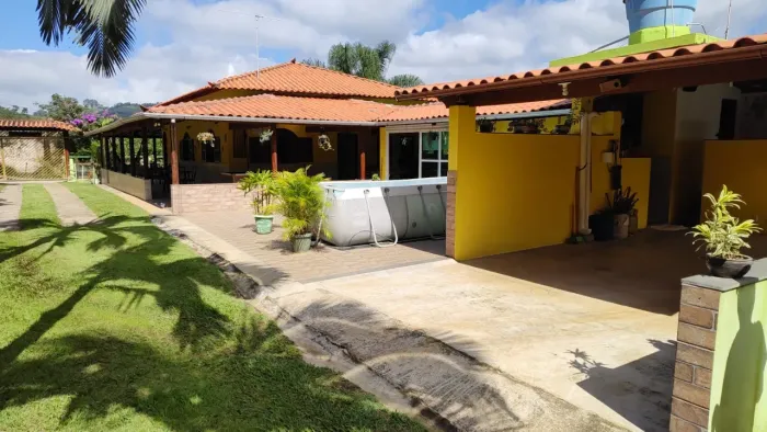 GRANJA 2422m2 FAZENDA DO TANQUE,3 QUARTOS,SALA, COZINHA, ÁREA GOURMET COMPLETA VARANDA,POM