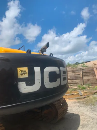 Escavadeira JCB 2023 3mil horas 470 mil