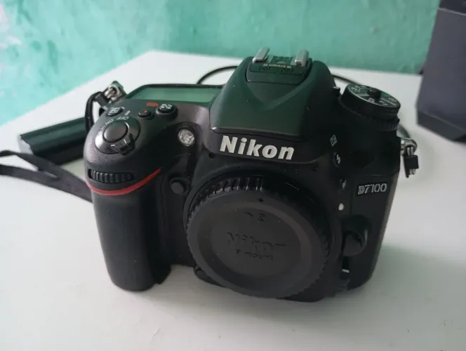 Nikon d7100
