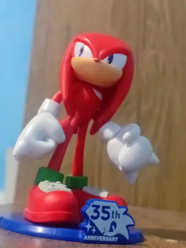 Boneco original do personagem Knuckles - coleção especial da bob's