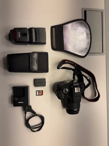 Camera Canon Rebel T6 + Lente 18-55mm + Flash Canon Speedlite 430EX II