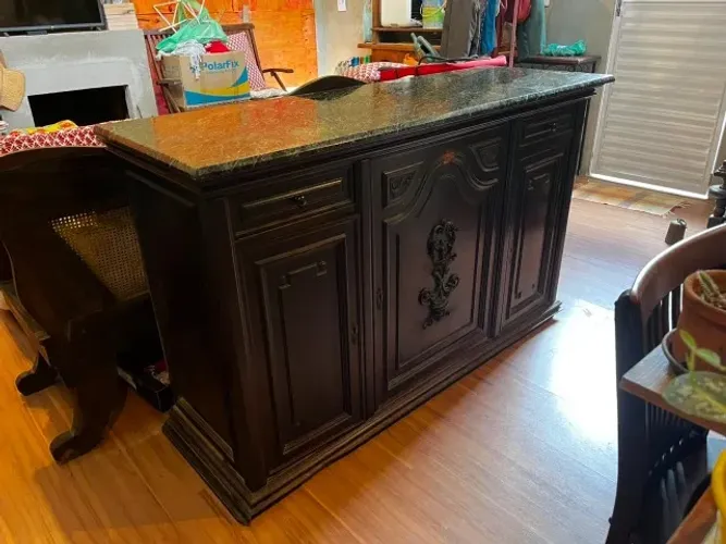 Vendo buffet aparador de jacarandá antigo