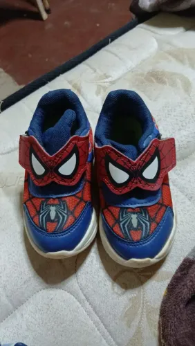 Vende se esse tênis