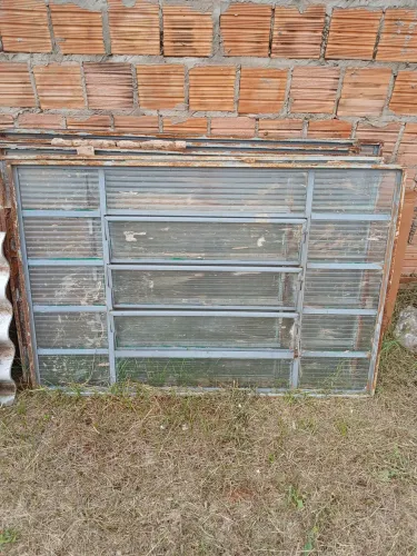 Janela basculante (6 iguais com vidro)