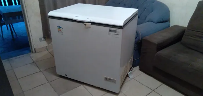 Freezer horizontal Consul de 309 litros reverter 