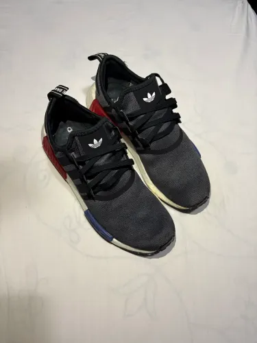 Tênis Adidas Tam 40