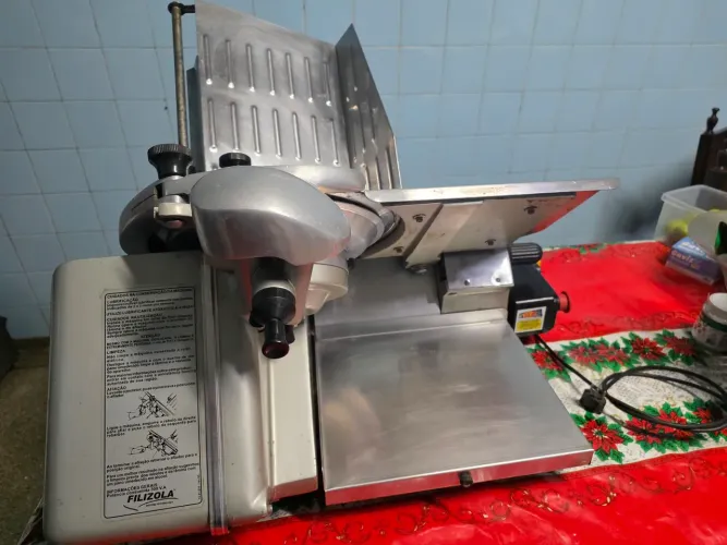 Fatiadora de frios Filizola